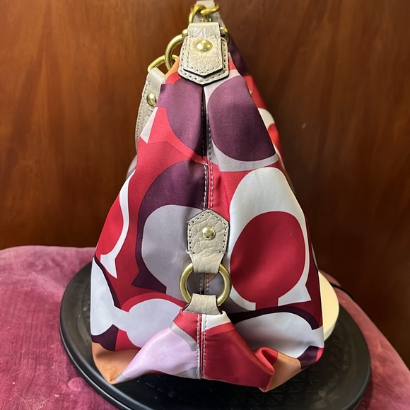 Coach  F21705  Rare  scarf print East – West Celeste hobo bag  shoulder bag LNEW - Picture 6 of 17